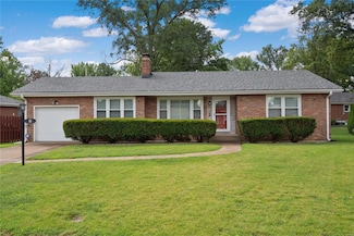 6 Meadow Ct, Florissant, MO 63031
