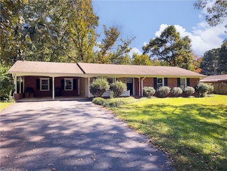 3015 Wonderwood Dr, Winston Salem, NC 27103