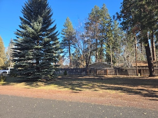 285 W Washington Ave, Sisters, OR 97759