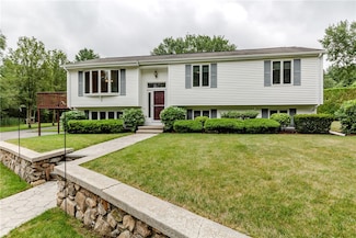 422 Buxton St, North Smithfield, RI 02896