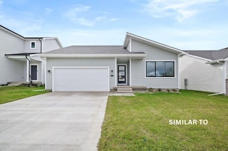 4396 Honey Bee Rd, Des Moines, IA 50317