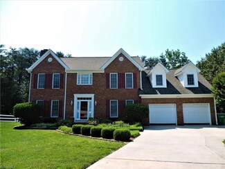 3802 Wildwood Ct, High Point, NC 27265