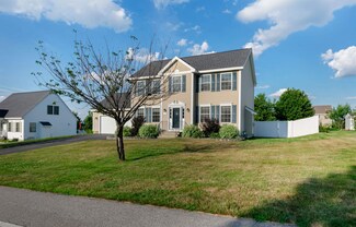 277 University Cir, Hooksett, NH 03106