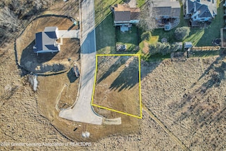 205 Stratford Dr, Mason, MI 48854