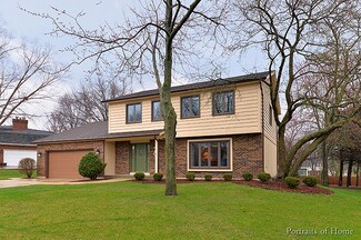 4 Dorchester Ct, Sugar Grove, IL 60554