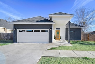 1009 E Buffalo St, Forney, TX 75126