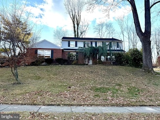 2004 Richard Dr, Broomall, PA 19008