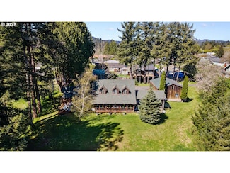 527 W 4th St, Coquille, OR 97423