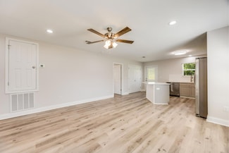 3871 2nd Ave, Laurel Hill, FL 32567