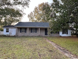 2502 E Dvorak Cir, Linden, AL 36748