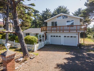 3855 SW Fehrenbacher Dr, Waldport, OR 97394