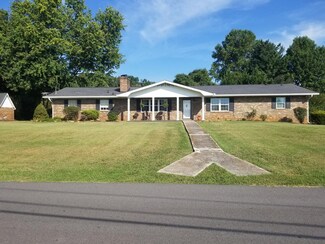 1332 Trentham Cir, Seymour, TN 37865