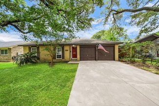 1705 Capri Ln, Seabrook, TX 77586