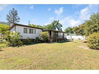 1146 Laura St, Myrtle Creek, OR 97457