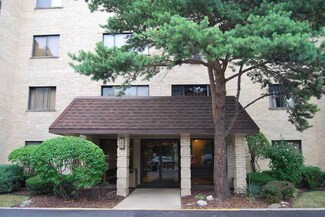 7221 Wolf Rd Unit 105B, Indian Head Park, IL 60525