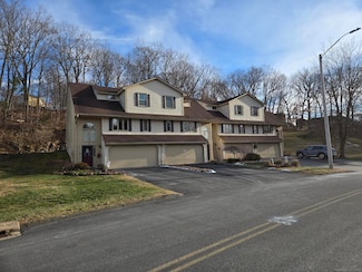 61 Apple Hill Unit 61, Newington, CT 06111