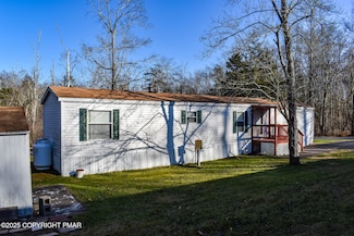 34 Valley Gorge Mobile Home, White Haven, PA 18661