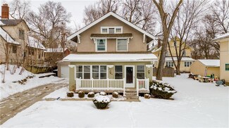 3621 Woodland Ave, Des Moines, IA 50312