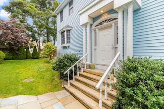 45 Alexander St Unit A, Greenwich, CT 06830