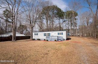 72 Shady Lake Dr, Tarboro, NC 27886