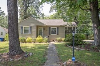 13 Matthew Rd, Newport News, VA 23601