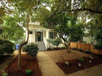 1409 SE 50th Ave, Portland, OR 97215