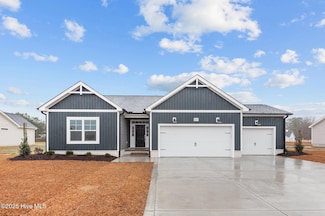 2844 Tucker Hill Dr, Grimesland, NC 27837