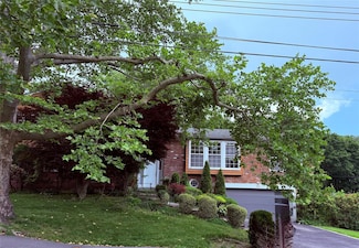 251 Broadfield Rd, New Rochelle, NY 10804