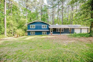 160 Lakeview Dr, Whispering Pines, NC 28327