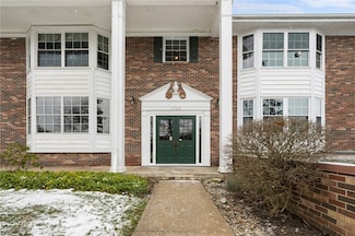 6980 Carriage Hill Dr Unit 102, Brecksville, OH 44141