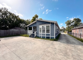 9507 Klondike St, Houston, TX 77075