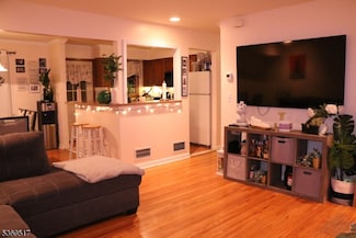 40 W Prospect St, Hawthorne, NJ 07506