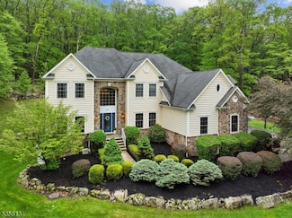 61 Laketown Rd, Long Valley, NJ 07853