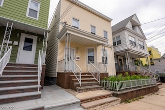 121 W 14th St, Bayonne, NJ 07002