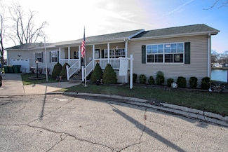 250 Little Peninsula Rd, Elgin, IL 60123