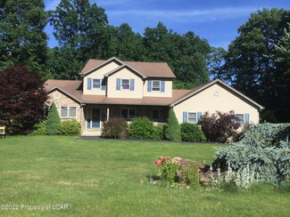 138 Woodcrest Blvd, Hazle Township, PA 18202