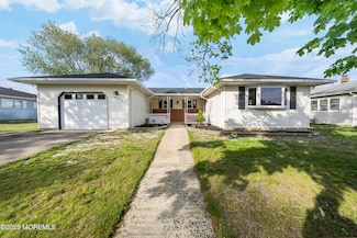 20 Tivoli St, Toms River, NJ 08757