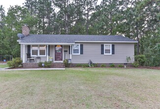 98 N Carolina Ave, Hamlet, NC 28345