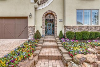 18 Cochran Oaks Ln, Dallas, TX 75220