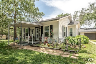 922 Frazier St, Valley Falls, KS 66088