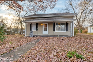 200 Pennsylvania Ave, Etowah, TN 37331