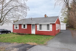 10 Nash St, Bangor, ME 04401