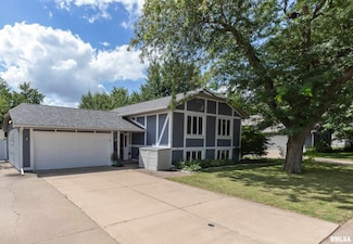 803 W 57th St, Davenport, IA 52806