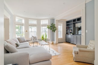 200 Saint Paul St Unit 1, Brookline, MA 02446