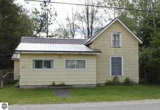 148 Rivershore Dr, Elk Rapids, MI 49629
