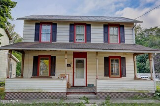 19 Brook St, Montgomery, PA 17752