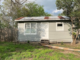 511 Main St, Martindale, TX 78655