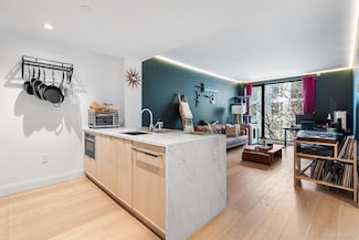 37-14 34th St Unit N-3E, Long Island City, NY 11101