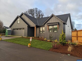1408 Princeton Ave, Silverton, OR 97381