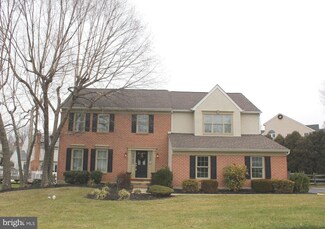 26 Garnet Cir, Conshohocken, PA 19428